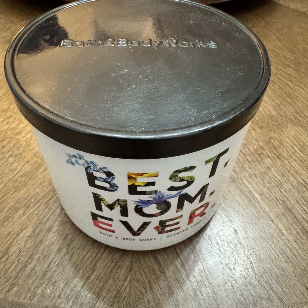 Bath & Body Works Fresh Cut Lilacs Candle